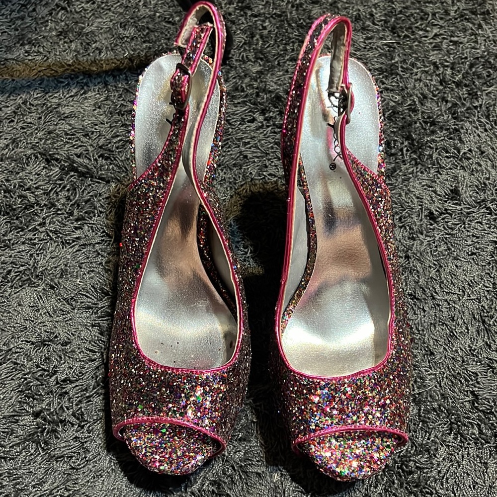 Quipid 8.5 Platform Glitter Heels